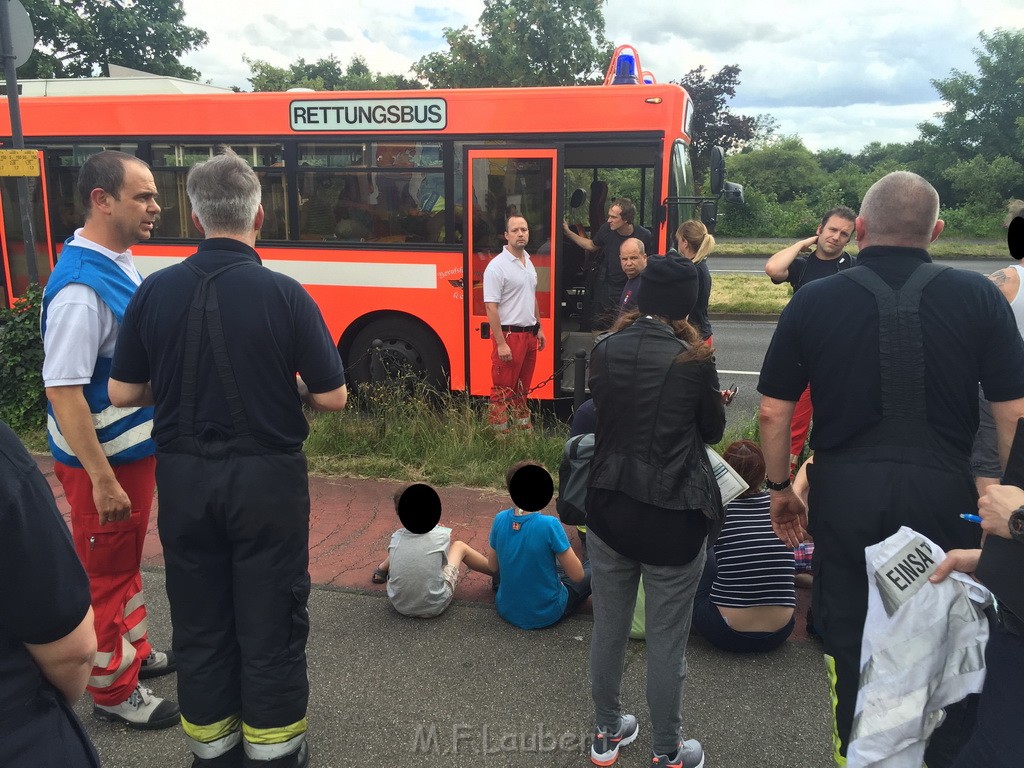 Einsatz BF Koeln Aqualand Koeln Chorweiler P03.JPG